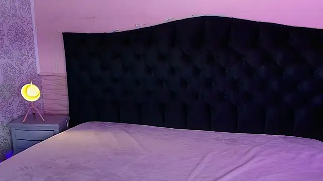 Julieta Cortes   online show from 04-08-26, 12:05