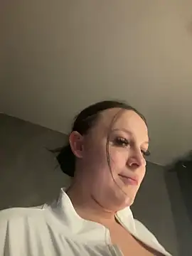 Snapshot of riri_bstvx chatting on 02-21-25, 06:37 riri bstvx online show from 02-21-25, 06:37