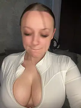 Snapshot of riri_bstvx chatting on 02-26-25, 02:03 riri bstvx online show from 02-26-25, 02:03