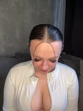 Snapshot of riri_bstvx chatting on 02-27-25, 01:07 riri bstvx online show from 02-27-25, 01:07