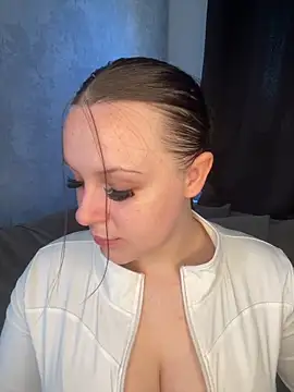 Snapshot of riri_bstvx chatting on 02-28-25, 10:30 riri bstvx online show from 02-28-25, 10:30