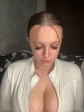 Snapshot of riri_bstvx chatting on 03-04-25, 01:12 riri bstvx online show from 03-04-25, 01:12