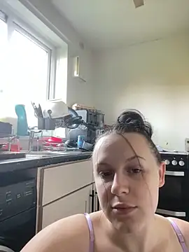 Snapshot of riri_bstvx chatting on 10-29-25, 09:44 riri bstvx online show from 10-29-25, 09:44