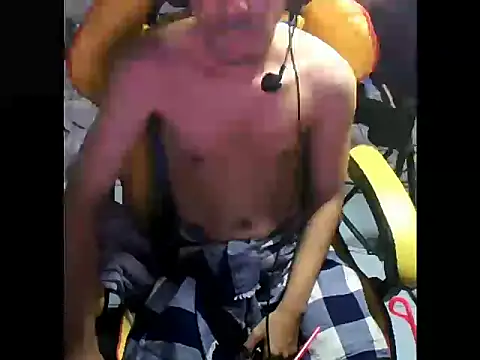 cloudyth1994 online show from 12-14-24, 09:56