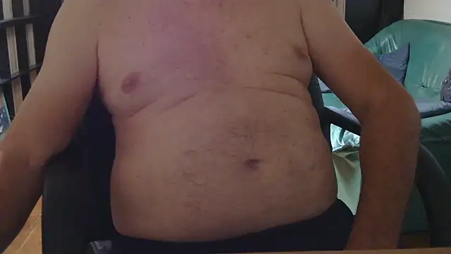 Snapshot of fr3nchkiss chatting on 06-18-26, 11:47 fr3nchkiss online show from 06-18-26, 11:47