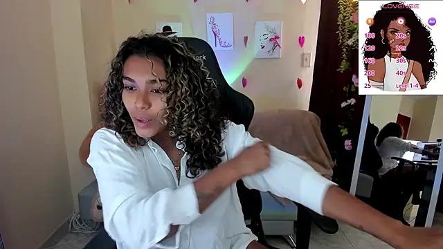 Snapshot of aleja_montiel__ chatting on 03-06-25, 12:52 aleja montiel online show from 03-06-25, 12:52
