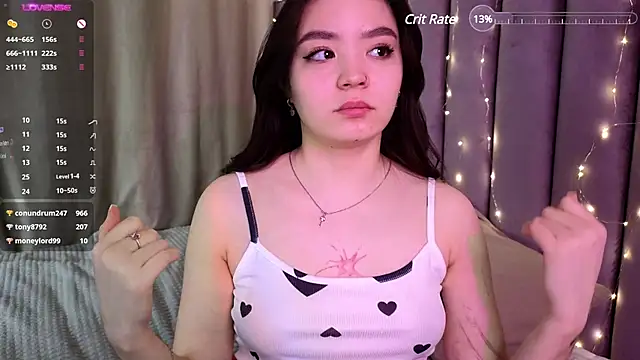 Snapshot of TaiteGloss chatting on 12-22-24, 11:20 TaiteGloss online show from 12-22-24, 11:20