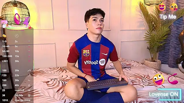 Snapshot of luandy chatting on 02-26-26, 12:15 luandy online show from 02-26-26, 12:15