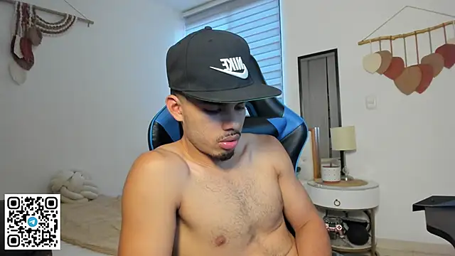 Snapshot of mateoleonee chatting on 12-16-25, 08:03 mateoleonee online show from 12-16-25, 08:03