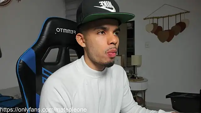 Snapshot of mateoleonee chatting on 02-17-26, 12:12 mateoleonee online show from 02-17-26, 12:12