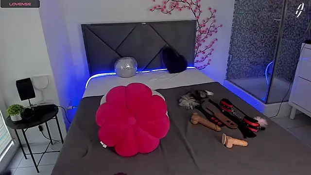 CassieEvans online show from 09-30-25, 05:34