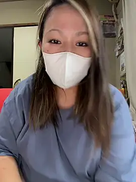 Snapshot of annna_annna_2024 chatting on 10-05-25, 06:45 annna annna 2024 online show from 10-05-25, 06:45