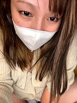 Snapshot of annna_annna_2024 chatting on 10-15-25, 02:28 annna annna 2024 online show from 10-15-25, 02:28