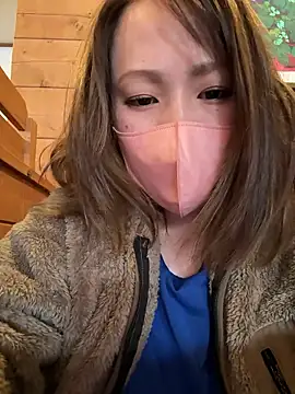 Snapshot of annna_annna_2024 chatting on 03-23-26, 01:42 annna annna 2024 online show from 03-23-26, 01:42