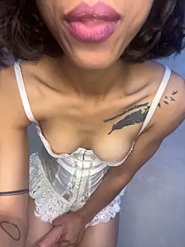 Snapshot of Beautiful_arab chatting on 10-22-25, 10:42 Beautiful arab online show from 10-22-25, 10:42