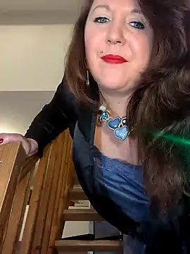 Snapshot of Candy-Desire chatting on 12-27-24, 11:21 Candy-Desire online show from 12-27-24, 11:21