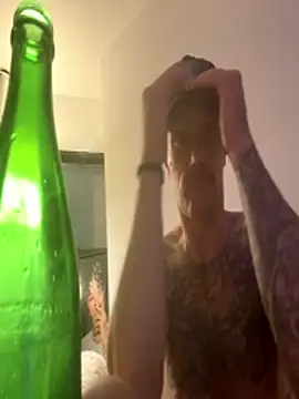 UnCuTupTheBuTT online show from 10-06-25, 09:34