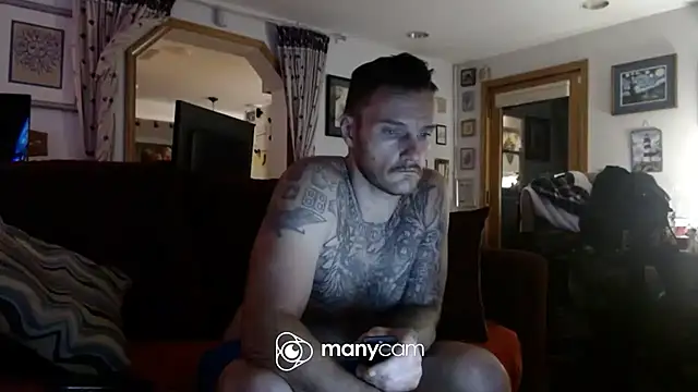 UnCuTupTheBuTT online show from 10-13-25, 07:19