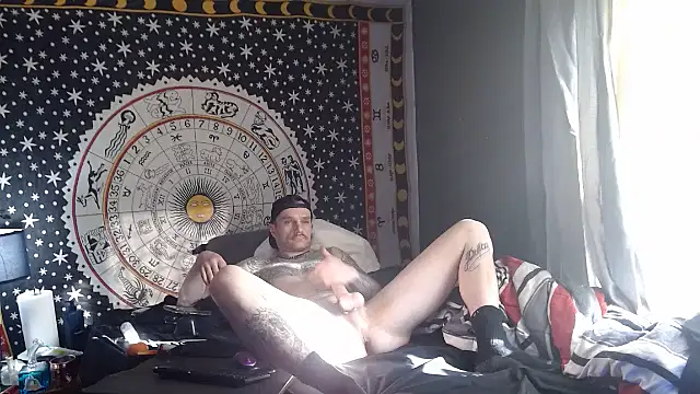 Snapshot of UnCuTupTheBuTT chatting on 03-13-26, 01:29 UnCuTupTheBuTT online show from 03-13-26, 01:29