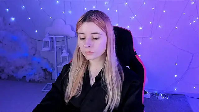 LexiWenford online show from 12-17-24, 06:24