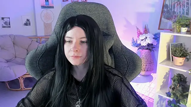 LexiWenford online show from 12-18-24, 03:04