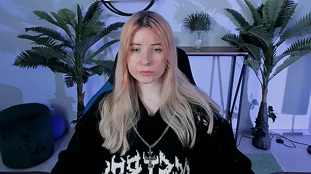 LexiWenford online show from 12-24-24, 09:17