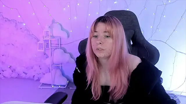 LexiWenford online show from 02-05-25, 05:52