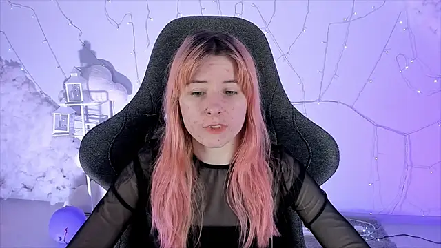 LexiWenford online show from 02-10-25, 06:09