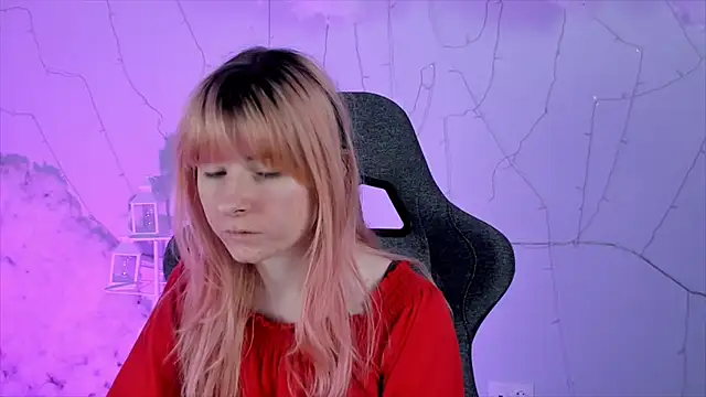 LexiWenford online show from 02-14-25, 02:39