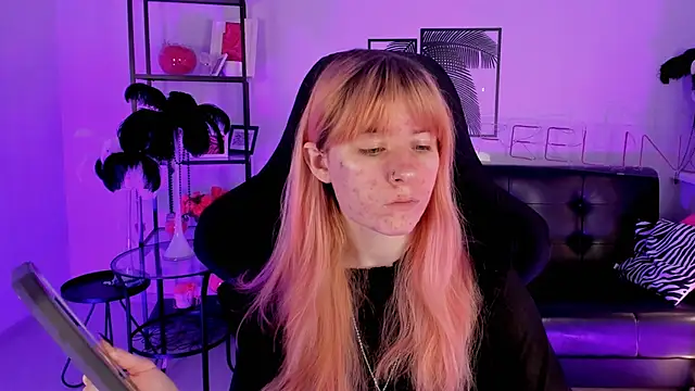 LexiWenford online show from 02-20-25, 03:12