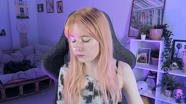 LexiWenford online show from 03-04-25, 08:46