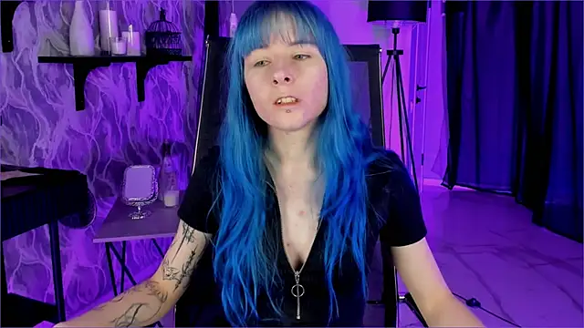 LexiWenford online show from 09-18-25, 02:57