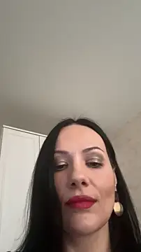 Snapshot of Devil_Goddess chatting on 10-27-25, 01:04 Devil Goddess online show from 10-27-25, 01:04