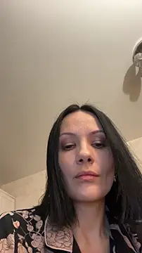 Snapshot of Devil_Goddess chatting on 11-29-25, 02:20 Devil Goddess online show from 11-29-25, 02:20