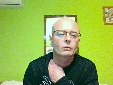 Tiger202441 online show from 12-17-25, 08:26