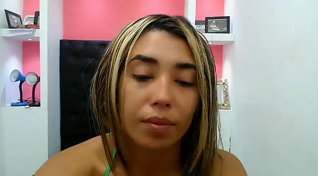 Snapshot of Dona_Tela chatting on 12-17-24, 03:28 Dona Tela online show from 12-17-24, 03:28