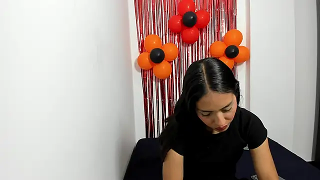 monse 02 online show from 11-05-25, 02:17