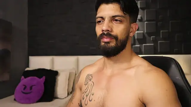 Snapshot of DannSaenz chatting on 02-13-25, 11:04 DannSaenz online show from 02-13-25, 11:04