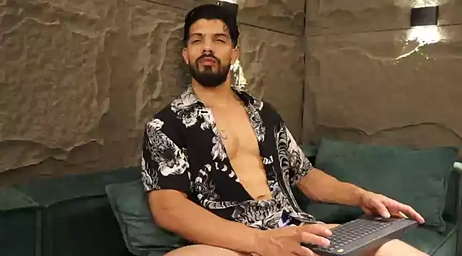 Snapshot of DannSaenz chatting on 03-05-25, 12:05 DannSaenz online show from 03-05-25, 12:05