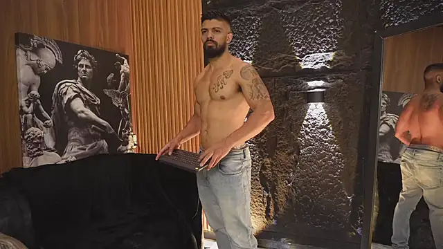 Snapshot of DannSaenz chatting on 10-05-25, 01:42 DannSaenz online show from 10-05-25, 01:42