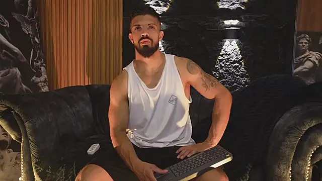 Snapshot of DannSaenz chatting on 10-29-25, 01:13 DannSaenz online show from 10-29-25, 01:13