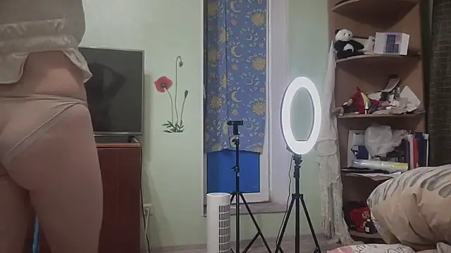 Diamond Tyler online show from 11-15-25, 02:57