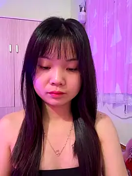 Maeve2k5 online show from 11-22-25, 10:20