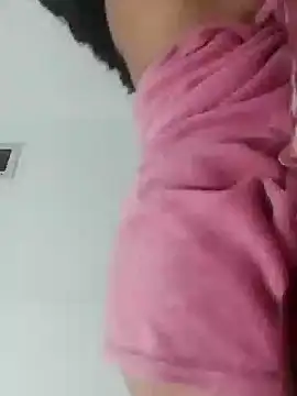 Snapshot of brunalinio chatting on 12-17-24, 08:43 brunalinio online show from 12-17-24, 08:43