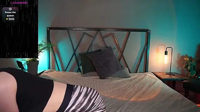 LindaThacker online show from 01-29-25, 04:58