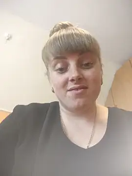 Snapshot of CoddessCrystal chatting on 03-11-26, 01:17 CoddessCrystal online show from 03-11-26, 01:17