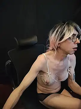 Snapshot of april_show_her chatting on 01-15-26, 03:16 april show her online show from 01-15-26, 03:16