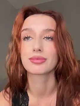 Snapshot of OmeliaDior chatting on 09-18-25, 05:04 OmeliaDior online show from 09-18-25, 05:04