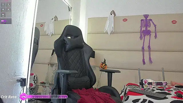 Snapshot of avatomas_02 chatting on 10-31-25, 01:50 avatomas 02 online show from 10-31-25, 01:50