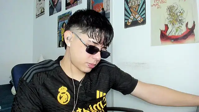 Snapshot of nathan_x1 chatting on 12-23-25, 01:14 nathan x1 online show from 12-23-25, 01:14